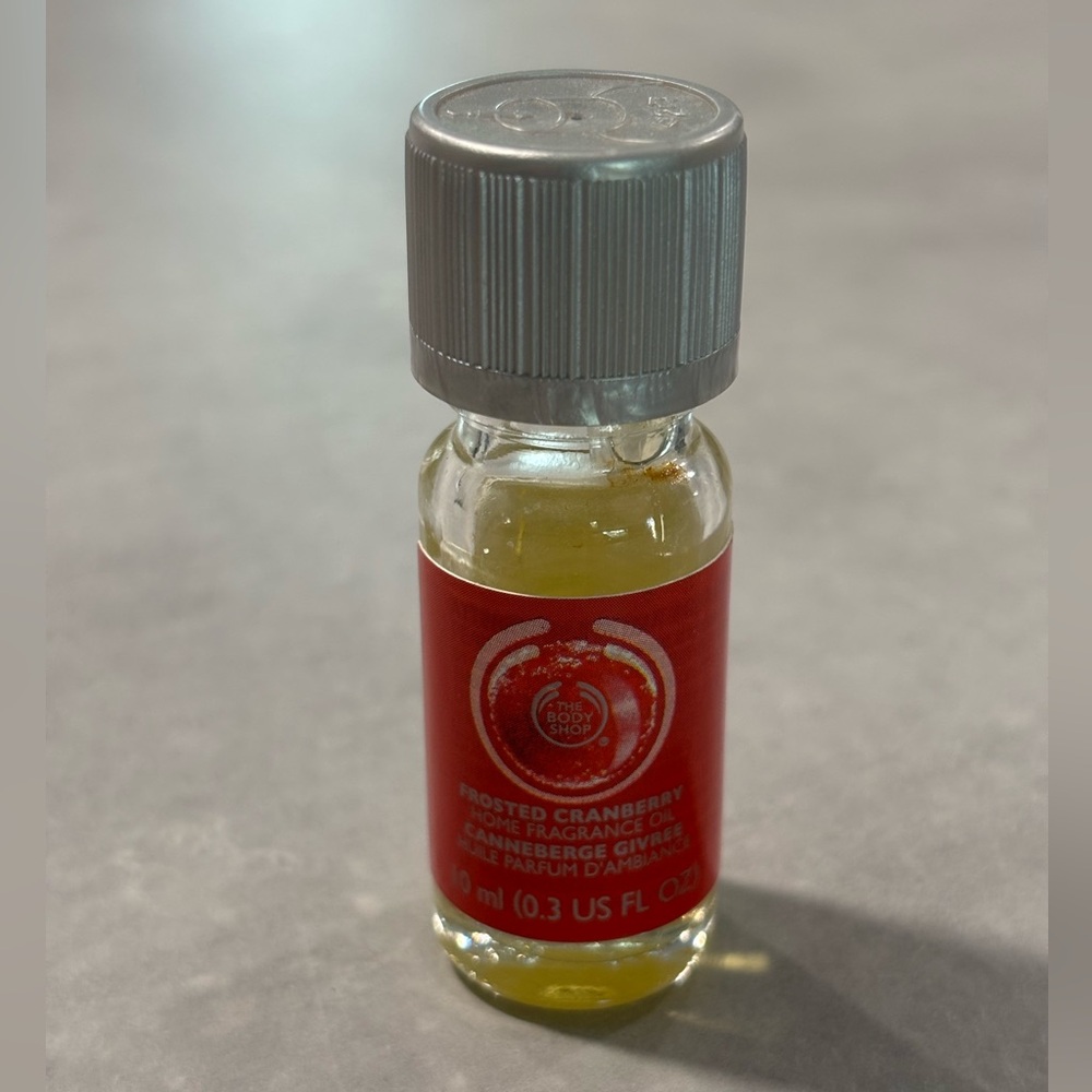 The Body Shop Frosted Cranberry Home Fragrance Oil Holiday Scent Discontinued